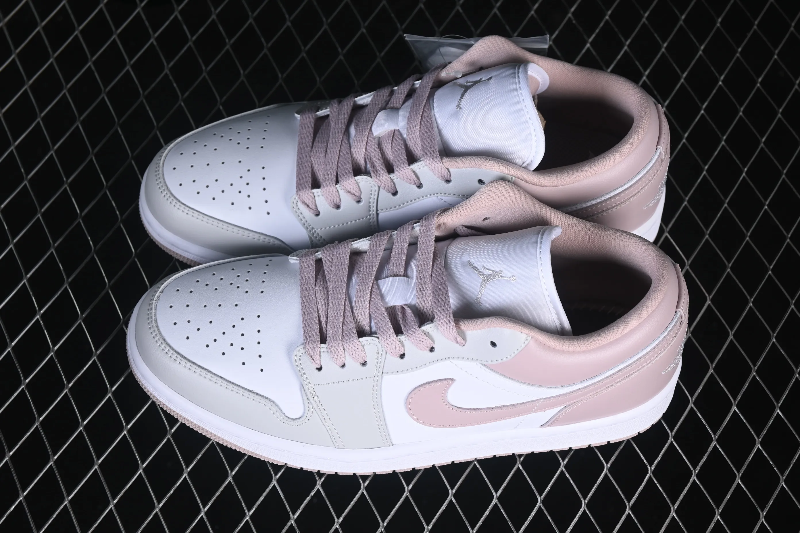 All categories Air Jordan Jordan series basketball shoes Air Jordan 1 Low Air Jordan 1 Low AJ1 Joe 1 rice white powder low-top cultural casual sneakers DC0774-606